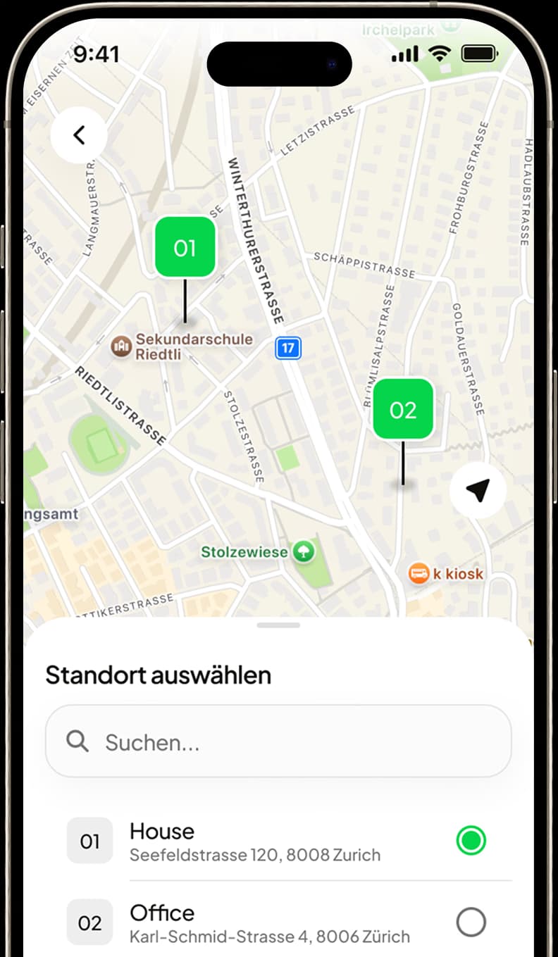 FalschParker app on three smartphones: map view, order overview and towing order